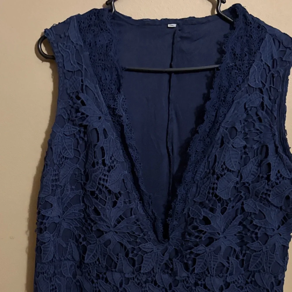 Elegant Navy Lace Dress - Picture 2 of 4